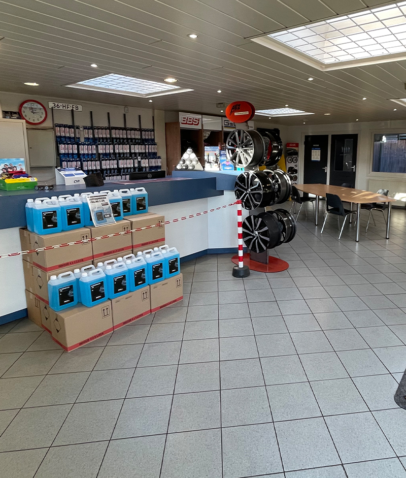 arends-banden-service-assortiment-wachtruimte Arends Banden Service wachtruimte